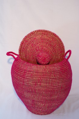 Rieten-mand-Mariama-fuchsia